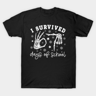 I Survived 67 Days Of School Funny Christmas Teachers Holiday Design T-Shirt