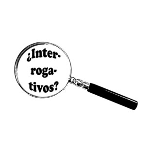 Spanish Magnifying Glass “Interrogatives?” (¿Interrogativos?) T-Shirt