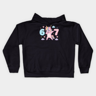 67-Meme-Unicorn-Girl-Six-Seven-Brainrot-Cute-Gen-Alpha-Design Kids Hoodie