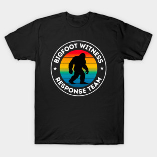 Bigfoot witness response team | Retro Sunset Bigfoot Club Emblem – Funny Sasquatch Parody Outdoor Adventure Design T-Shirt