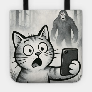Cat Bigfoot Gift for Women, Men & Kids, Scared Cat Selfie with Sasquatch Tote