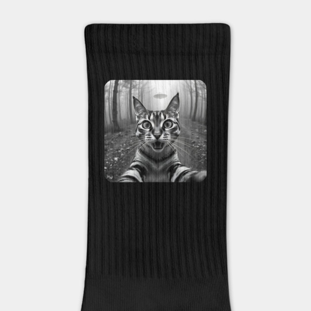 Cat Selfie with Alien, Cat Lovers Gifts for Men, Women & Kids by Pixel Threads 