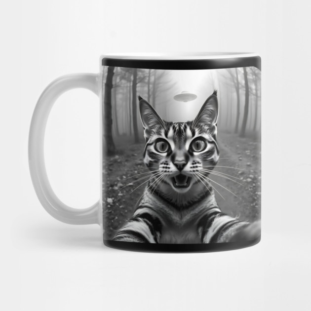 Cat Selfie with Alien, Cat Lovers Gifts for Men, Women & Kids by Pixel Threads 