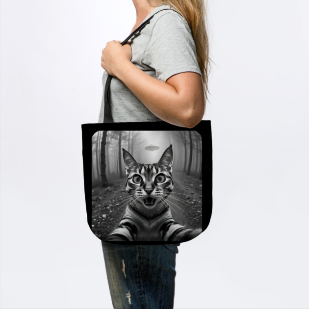 Cat Selfie with Alien, Cat Lovers Gifts for Men, Women & Kids by Pixel Threads 