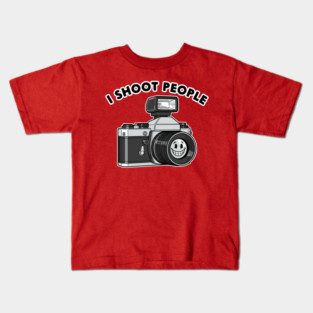 'I Shoot People' Vintage Camera Pun Kids T-Shirt