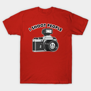 'I Shoot People' Vintage Camera Pun T-Shirt