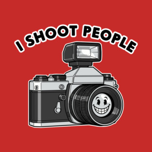 'I Shoot People' Vintage Camera Pun T-Shirt