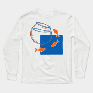 Fish Out of Water – Surreal Goldfish Displacement Art Long Sleeve T-Shirt