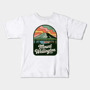 Mount Wellington – Rounded Scenic Nature Badge Kids T-Shirt