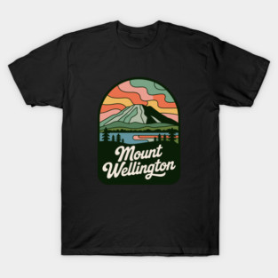 Mount Wellington – Rounded Scenic Nature Badge T-Shirt